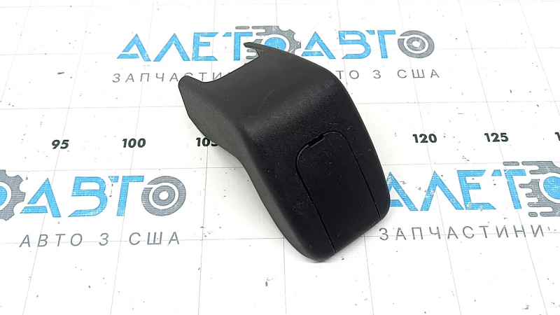 Mufă pasager scaun spate stânga, rândul 2, stânga față Hyundai Santa FE 21-23, negru, cu mufă, zgârieturi