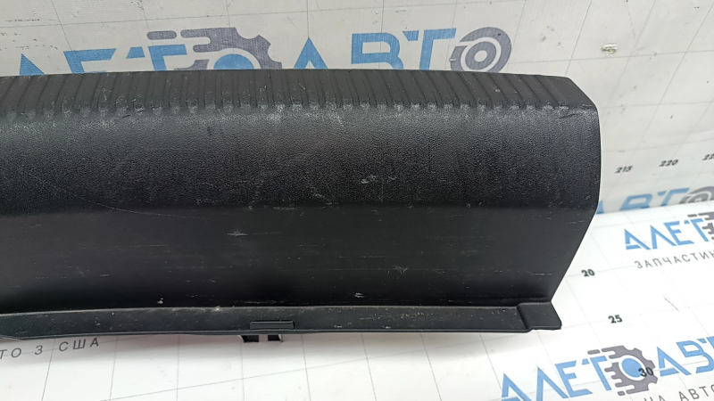 Ornamente, ruptură, zgârieturi la deschiderea portbagajului Audi A4 B8 08-16 sedan