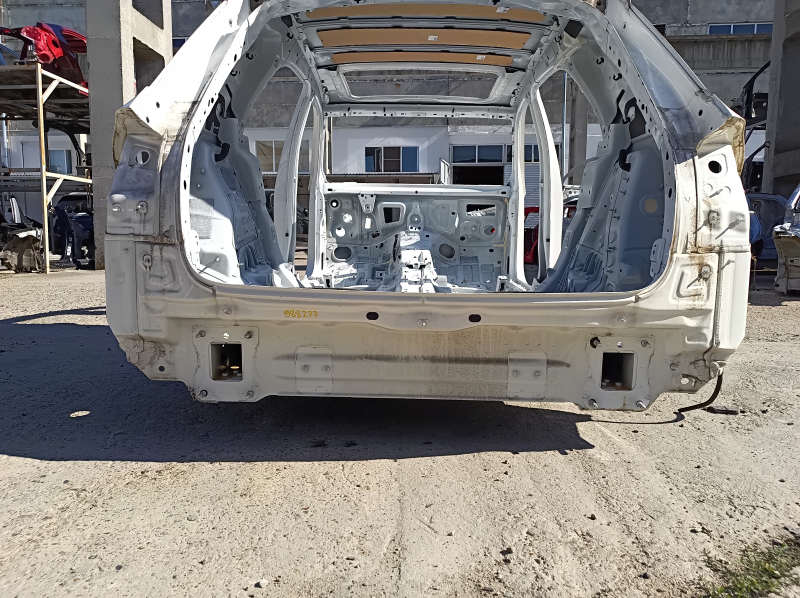 Задняя панель Mercedes W167 GLE 350 450 20-26 2 части, на кузове, белая