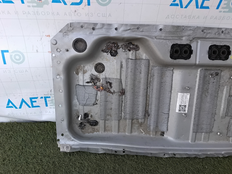 Portbagajul modelului Mercedes GLC 16-20 este găurit