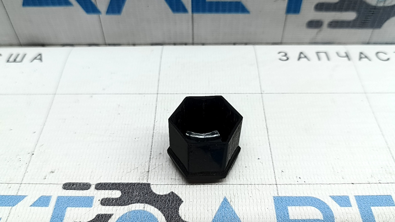 Заглушка колпачок колесной гайки Nissan Ariya 23-26 черная