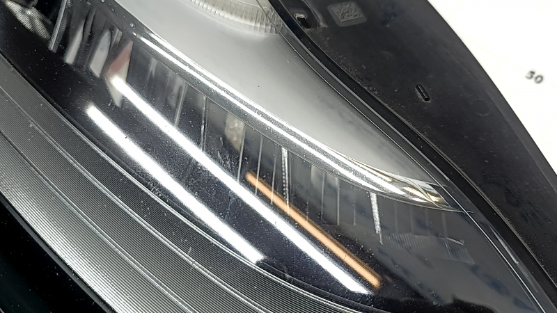 Фара передняя правая Tesla Model 3 18-20 LED с креплением, сколы, песок