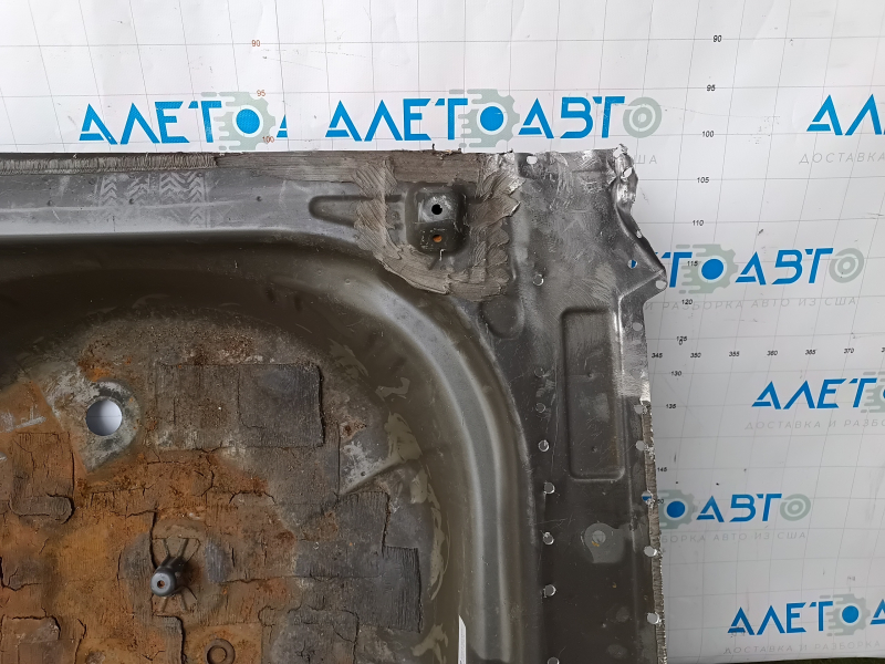 Корыто багажника Toyota Avalon 13-18 высверлено