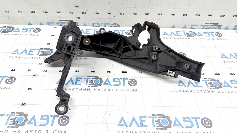 Suport bara față sub far, exterior stânga, Audi A4 B8 13-16 rest, fragment lipsă