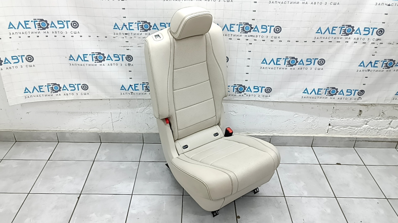 Сиденье 2 ряда правое Mercedes X167 GLS 450 20-26 кожа бежевая с перфорацией, спинка темо-серая, электро, царапины, под чистку, согнут кронштейн