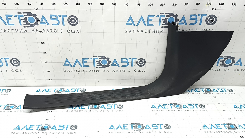 Ornament prag interior stânga față Mercedes X167 GLS 450 580 20-23 gri închis, zgârieturi, uzat, necesită curățare, elemente de fixare rupte