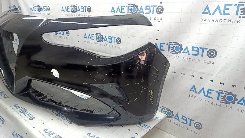 Bara față neagră Alfa Romeo Giulia 21-23, fără spălătoare de faruri și senzori de parcare, neagră, zgârieturi, presată, lac exfoliat, crăpată