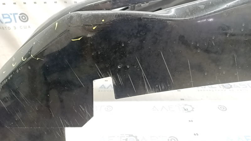 Bara față neagră Alfa Romeo Giulia 21-23, fără spălătoare de faruri și senzori de parcare, neagră, zgârieturi, presată, lac exfoliat, crăpată