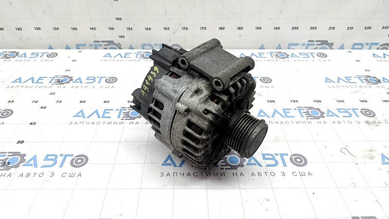 Generatorul modelului Audi A4 B8 13-16 rest 2.0T este zgomotos
