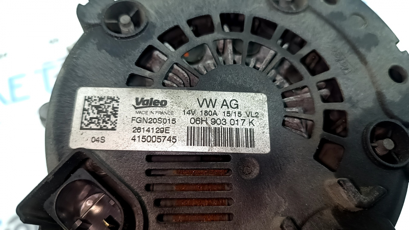 Generatorul modelului Audi A4 B8 13-16 rest 2.0T este zgomotos