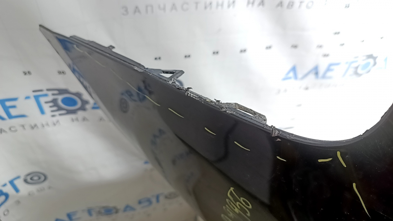 Bara spate nefinisată pentru Alfa Romeo Giulia 17-20 cu senzori de parcare, neagră, pânză de păianjen, crăpată, uzată, suport deteriorat, suport rupt