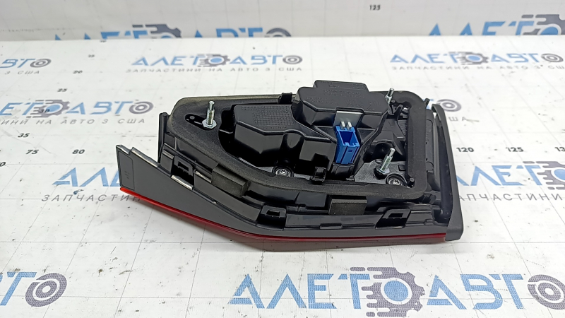 Lampă interioară hayon stânga Audi A3 8V 17-20 4d LED, uzată