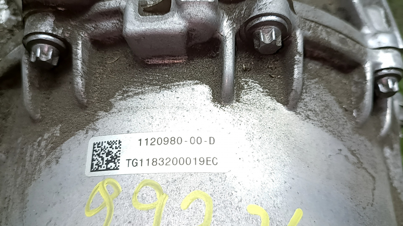 Электродвигатель задний Tesla Model 3 18-23 107к, порваны сайленты