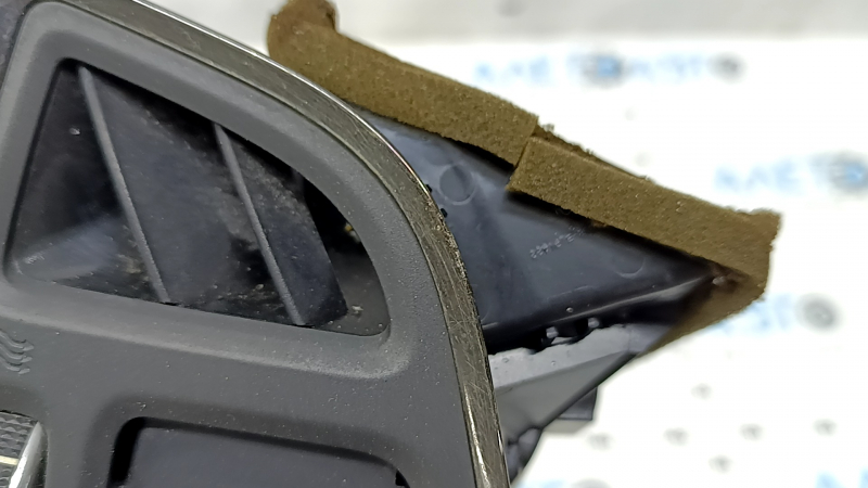 Deflector conductă de aer stânga bord Ford Escape MK3 13-19 negru cu negru lucios, luciu uzat