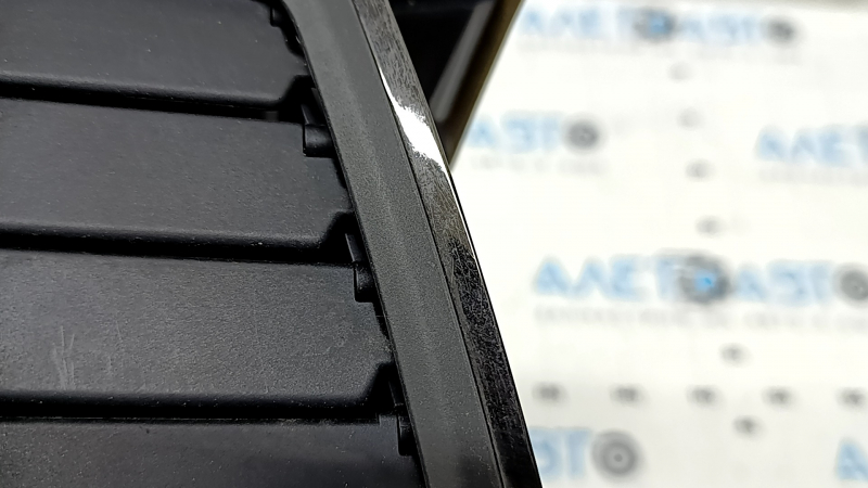 Deflector conductă de aer stânga bord Ford Escape MK3 13-19 negru cu negru lucios, luciu uzat