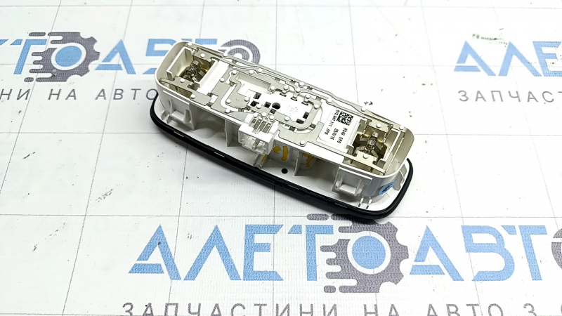Плафон освещения задний Audi A3 8V 15-19 черный, царапина