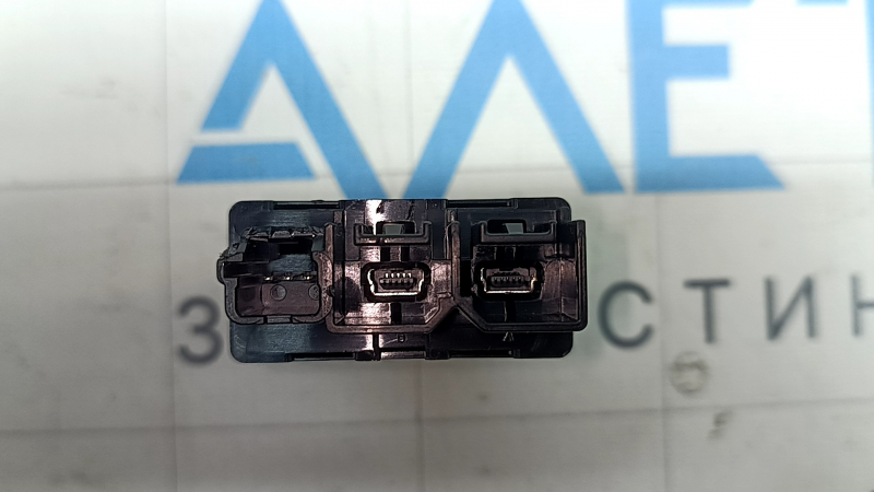 USB Hub Chevrolet Equinox EV 24-26
