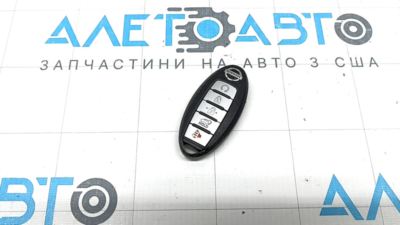 Ключ Nissan Rogue 21-22 SV, 5 кнопок, царапины, полез хром