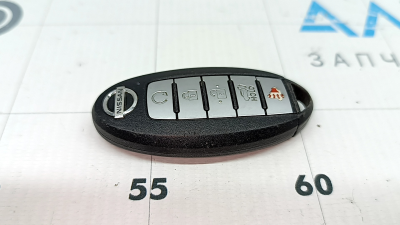 Ключ Nissan Rogue 21-22 SV, 5 кнопок, царапины, полез хром
