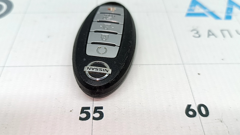 Ключ Nissan Rogue 21-22 SV, 5 кнопок, царапины, полез хром