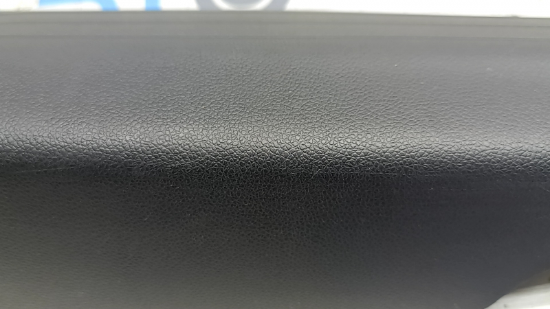 Накладка порога внутренняя передняя правая Chevrolet Equinox EV 24-26 черная, царапины, надрывы