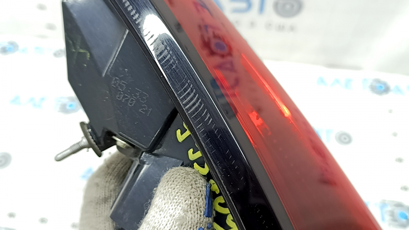 Фонарь внутренний дверь багажника левый Nissan Rogue 21-26 галоген + LED, царапины