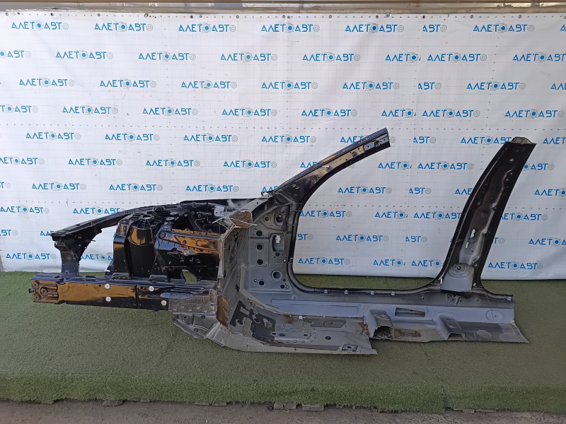 Sfert dreapta față BMW 5 G30 17-23 retezat cu stâlp central, negru, cu proeminențe