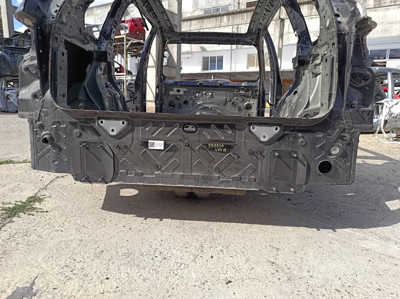 Задняя панель BMW X7 G07 19-26 2 части, на кузове, черная