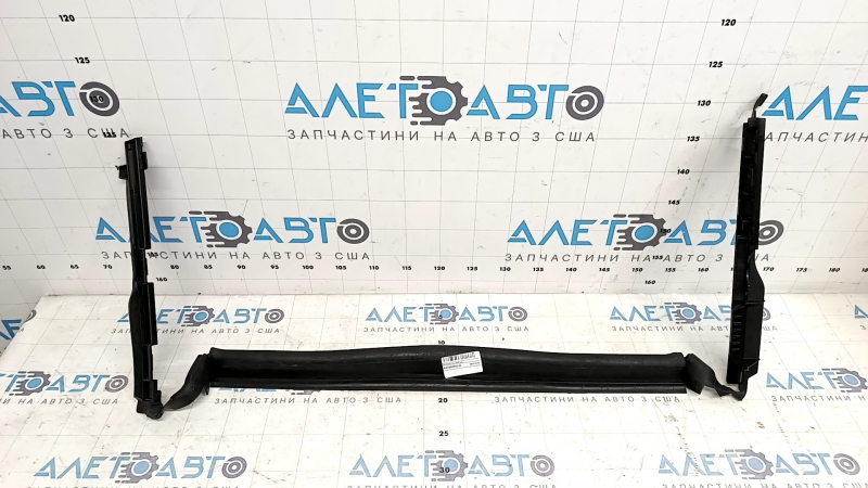Дефлектор радиатора верхний Mercedes C-class W205 16-21