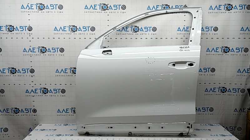 Дверь голая передняя левая Audi Q3 83A 19-25 белый LY9C, с ограничителем, вмятина