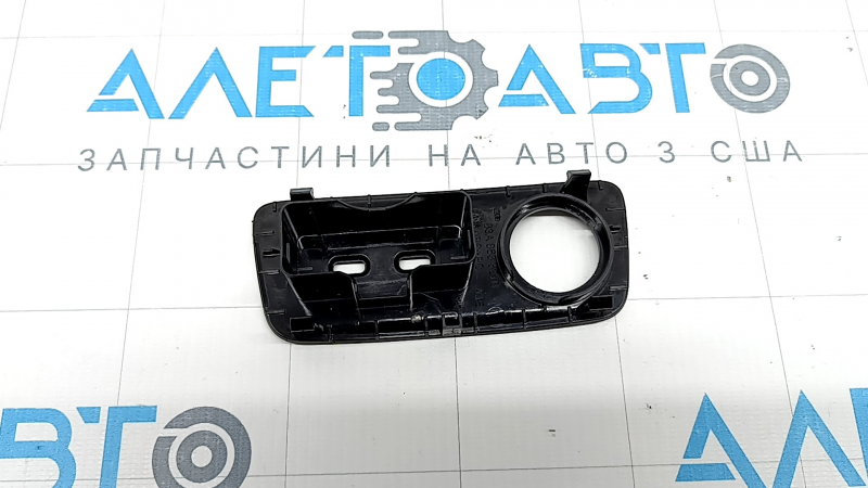 Накладка центральной консоли задняя Audi Q3 83A 19-25 черная, малая, под прикуриватель и USB Hub, царапина