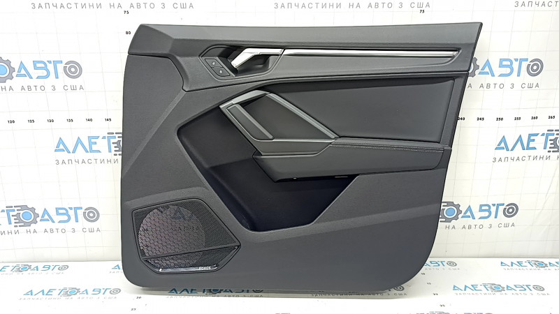 Обшивка двери карточка передняя правая Audi Q3 83A 22-25 черная, вставка черная кожа, подлокотник черная кожа с серой строчкой, хром молдинг, с ручкой, с подсветкой, молдинг под ручку графит, SONOS, без нижнего плафона, царапины, вмятины