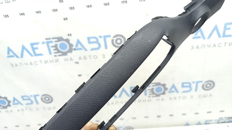 Ornament central panou frontal Hyundai Ioniq 17-19 sub butonul start/stop, negru, zgârieturi