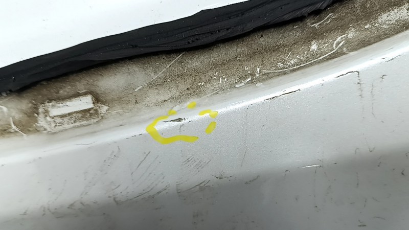 Дверь багажника голая Tesla Model Y 20-25 белый PPSW, сколы, царапины, примята