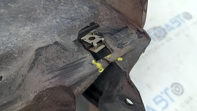 Căptușeală aripă față dreapta, parte față, Audi A4 B9 17-25, spartă
