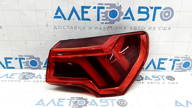 Фонарь внешний крыло правый Audi Q3 83A 19-25 LED, царапины, треснуто стекло
