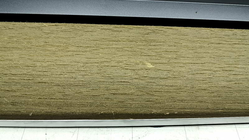 Ornament panou frontal Tesla Model Y 20-22, textura lemnului, umflat, zgârieturi