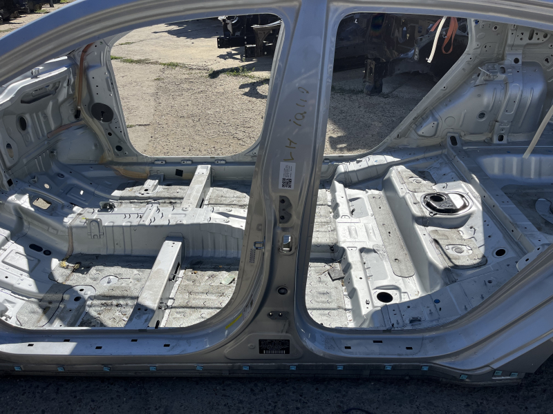 Pilon central stâng caroserie Hyundai Ioniq 17-19 HEV, EV pe caroserie