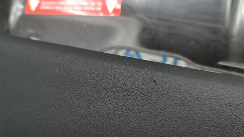 Panou de bord față cu AIRBAG Tesla Model Y 20-25 negru, cu capac difuzor, clapetă ruginită, zgârieturi