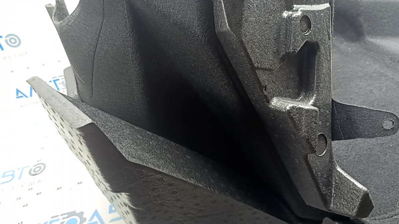Podeaua din stânga față pentru Tesla Model Y 20-25 este neagră și se decojește