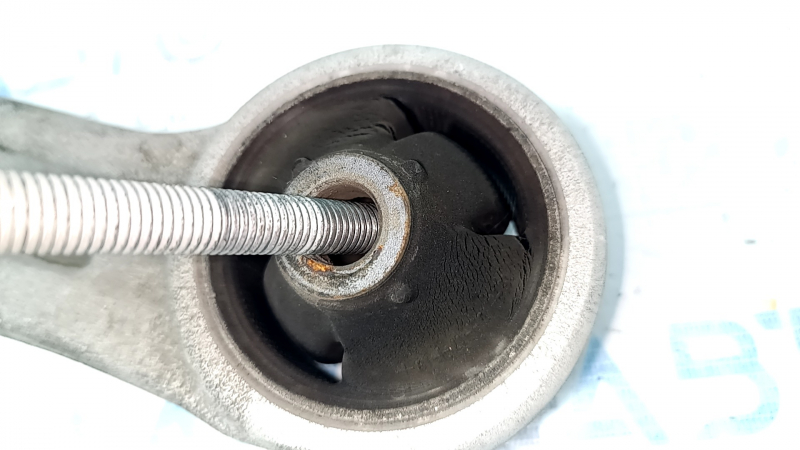 Braț de control inferior stânga față Hyundai Ioniq 17-22 microfisuri S/B, articulație sferică îndoită