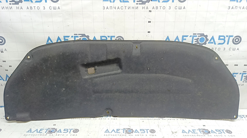 Rupturi la izolația capotei la Toyota Prius 30 10-15