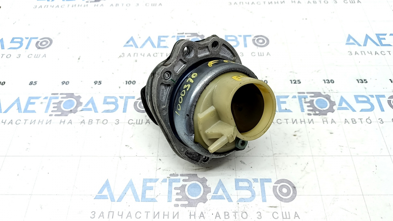 Microfisuri în portbagaj la suportul motor dreapta BMW X5 F15 16-18, prin intermediul unui adaptor