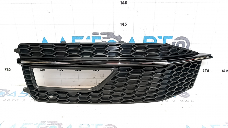 Решетка переднего бампера левая Audi A4 B8 13-16 S-line, сдвоенный хром молдинг