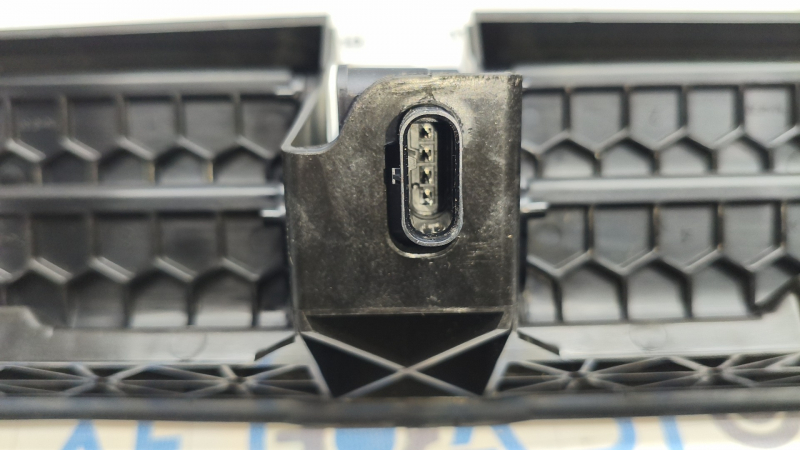 Jaluzele deflectoarelor radiatorului Honda Prologue 24-26