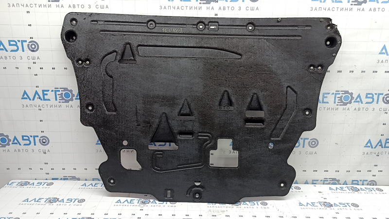 Protecție motor pentru Volvo XC90 16-20, fragment lipsă, îndoită, în ulei