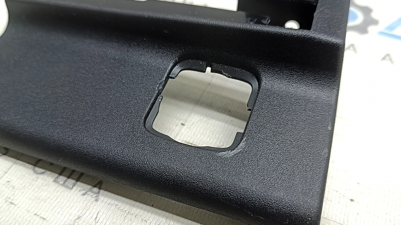 Ornament covor scaun pasager stânga față Ford Mustang Mach-E 21-26 zgârieturi