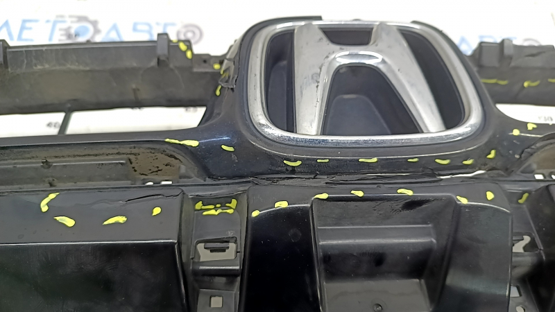 Основа решетки радиатора grill Honda Insight 19-22 с эмблемой, трещины, отсутствуют фрагменты