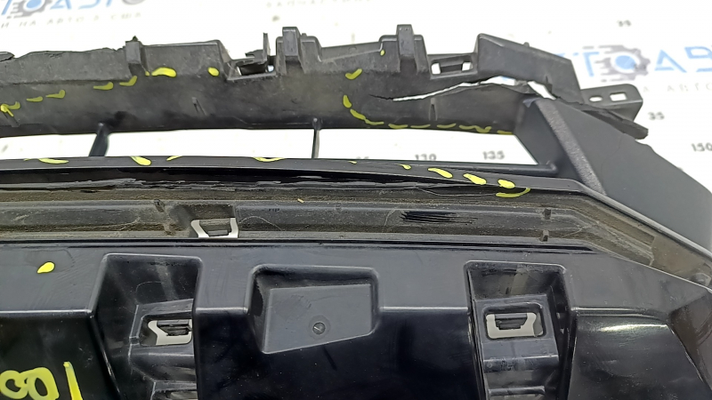 Основа решетки радиатора grill Honda Insight 19-22 с эмблемой, трещины, отсутствуют фрагменты