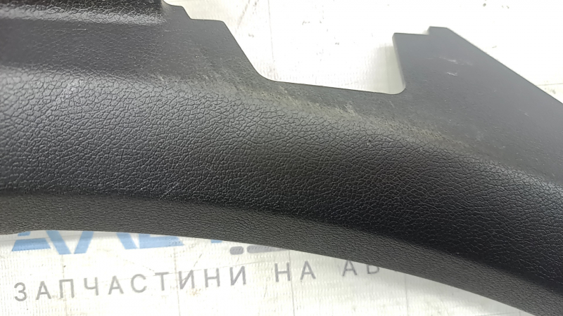 Накладка порога задняя левая Hyundai Sonata 11-14 коричневая, с хромированной накладкой, царапины, потерта
